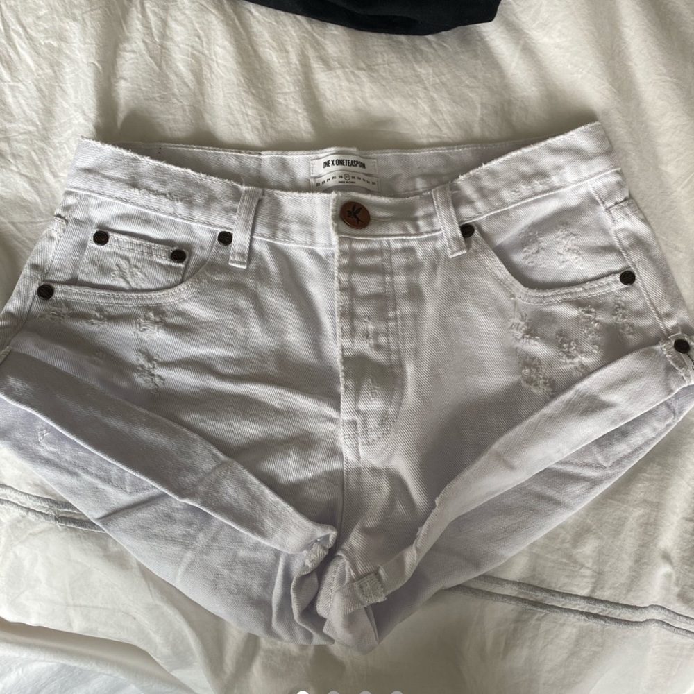 One teaspoon bandit white shorts!